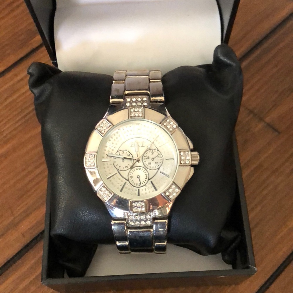 Buckle BKE studded watch
